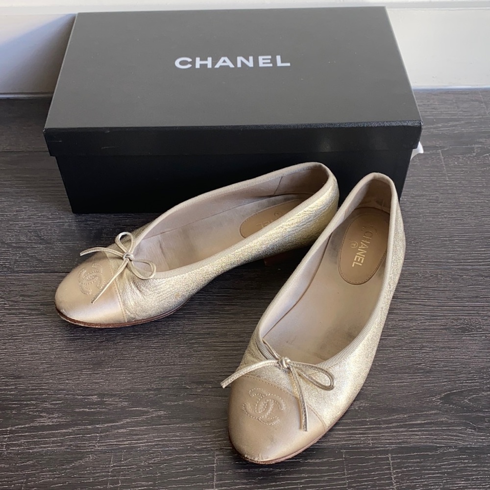 Chanel flats - gold size 36